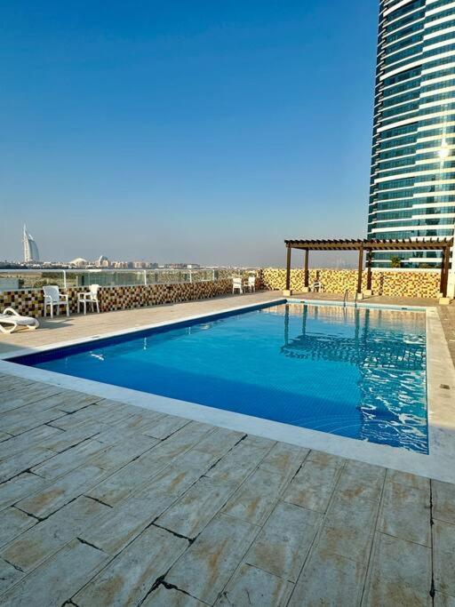 Triplux Homes Near By Insurance Market Metro Station Apartamento Dubai