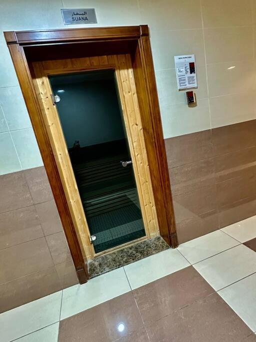 Appartement Triplux Homes Near By Insurance Market Metro Station *