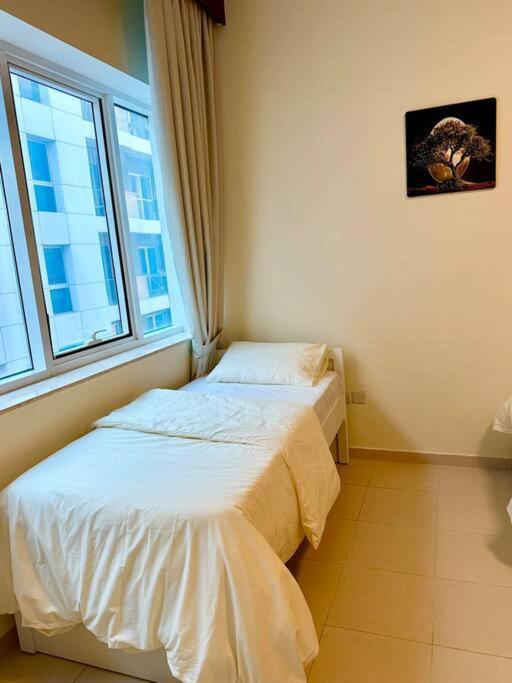 Triplux Homes Near By Insurance Market Metro Station Appartement